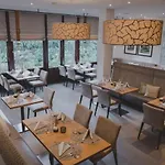 Kunzmann's | 4*